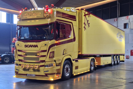 01-5258 Масштабная модель Рефрижераторный прицеп SCANIA R HIGHLINE CR20H 4X2 в масштабе 1 50