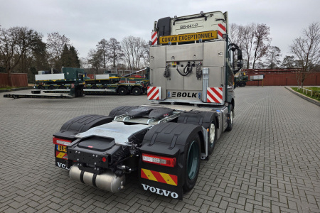 01-5387 Масштабная модель Низкорамный трал VOLVO FH AERO GLOBETROTTER XL 6X2 в масштабе 1 50